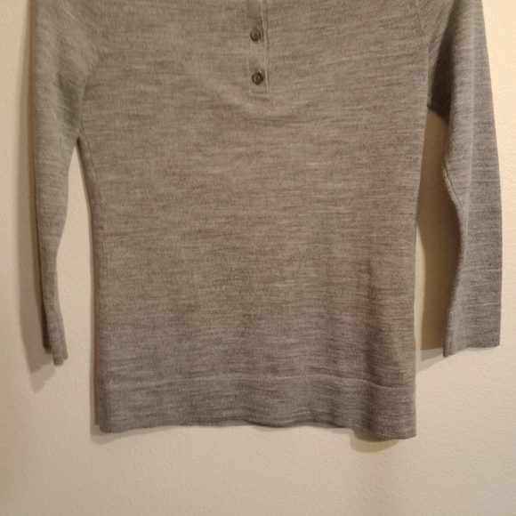 Loft gray button up back sweater size XS - Picture 8 of 9
